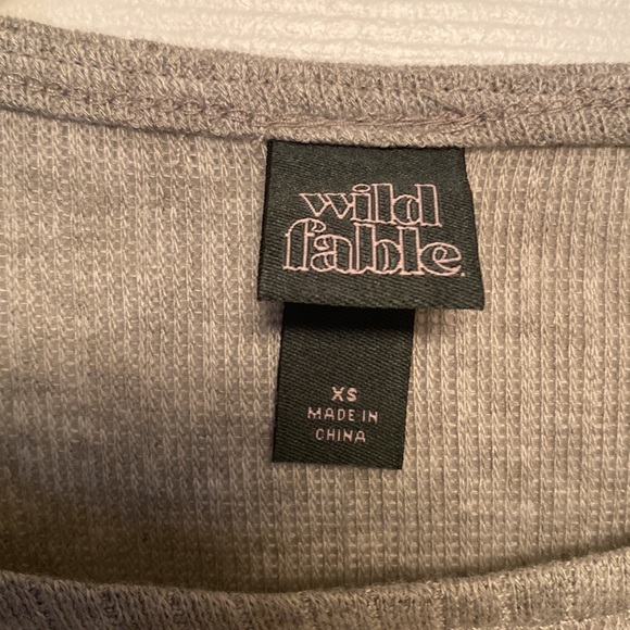 Brand New Wild Fable Heather Grey Top - Picture 3 of 4